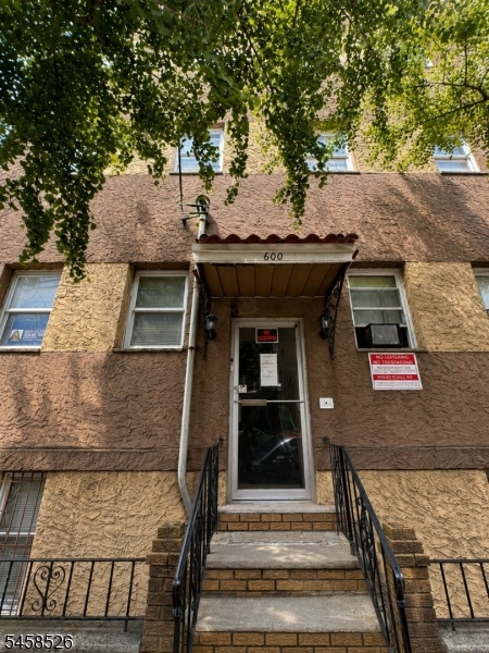 600 N 6th Street Newark NJ 07107