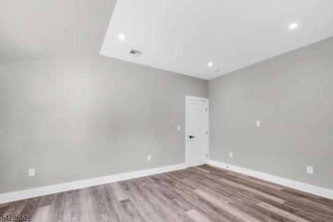 715 Evans Street Paramus NJ 07652