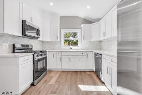 715 Evans Street Paramus NJ 07652