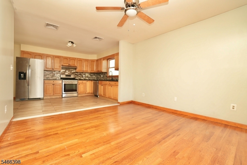 616 N 9th Street Newark NJ 07107
