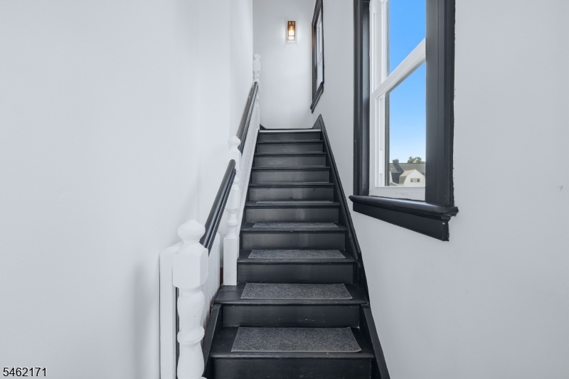 35 Rossmore Place Belleville NJ 07109