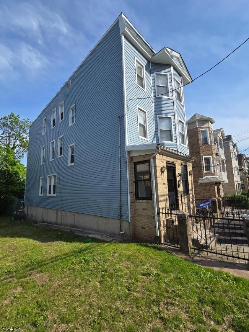 782 Bergen Street Newark NJ 07108