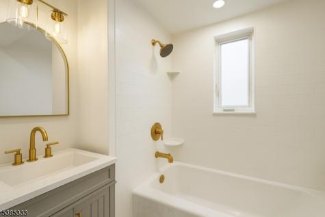 168 Washington Place Ridgewood Village NJ 07450