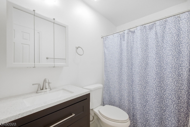 126 Locust Court Raritan NJ 08822