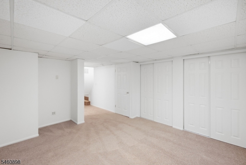 126 Locust Court Raritan NJ 08822
