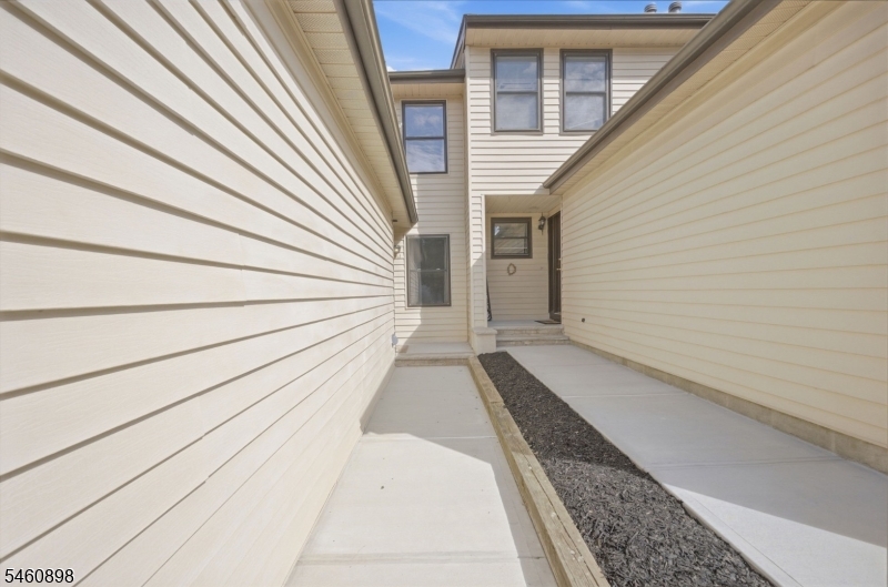 126 Locust Court Raritan NJ 08822