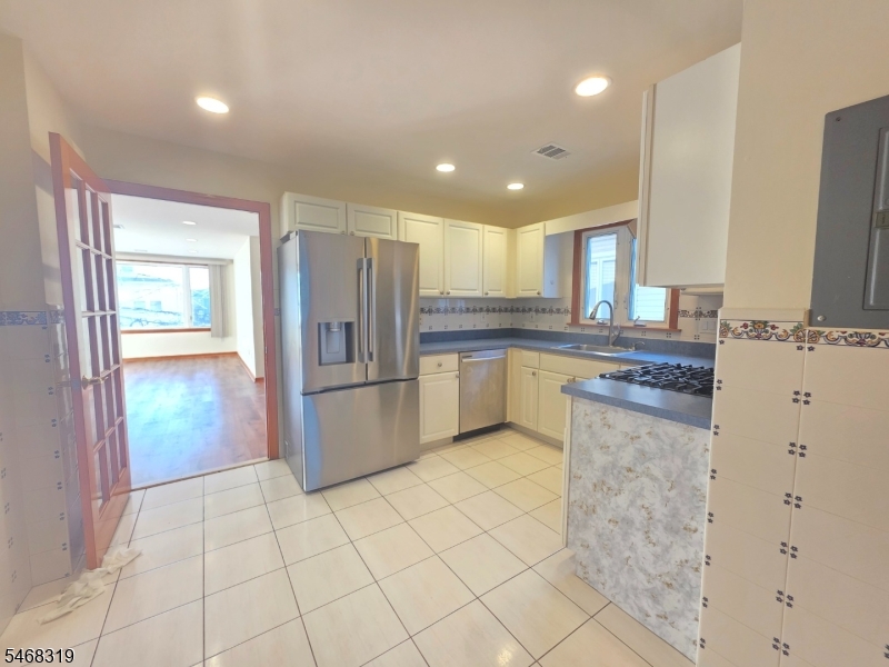 945 Meredith Avenue Elizabeth NJ 07202