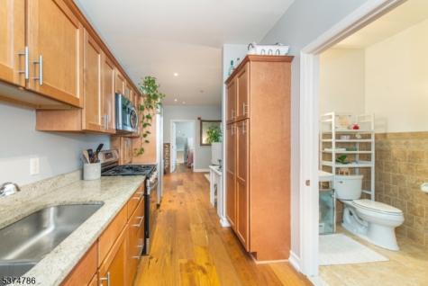 276 Chestnut Street Nutley NJ 07110