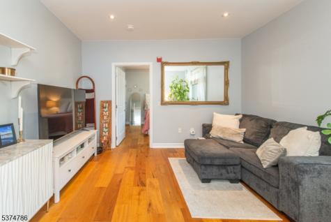 276 Chestnut Street Nutley NJ 07110