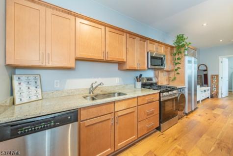 276 Chestnut Street Nutley NJ 07110