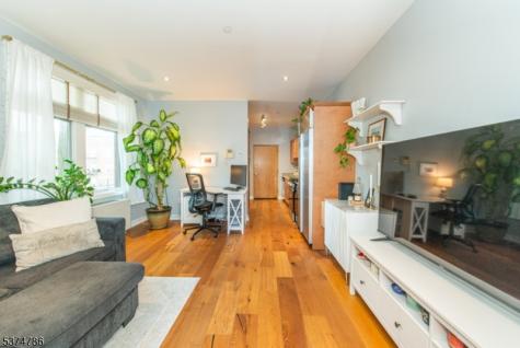 276 Chestnut Street Nutley NJ 07110
