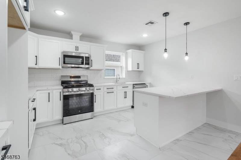 1021 Cross Avenue Elizabeth NJ 07208