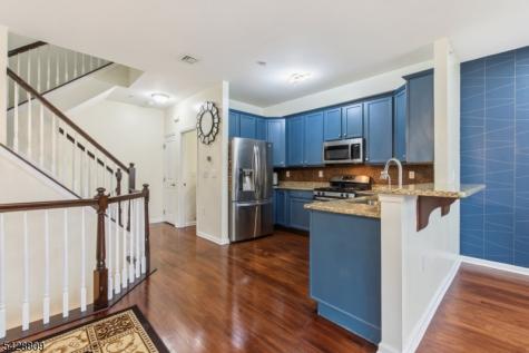302 Rotando Way Morris Plains NJ 07950
