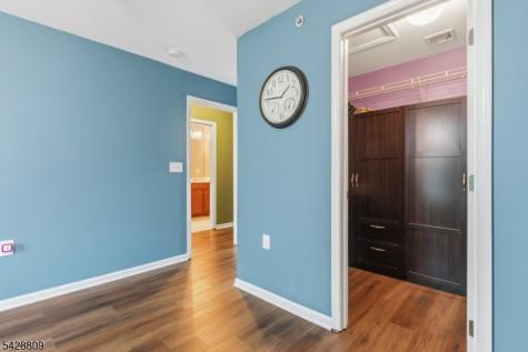 302 Rotando Way Morris Plains NJ 07950