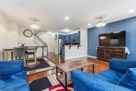 302 Rotando Way Morris Plains NJ 07950