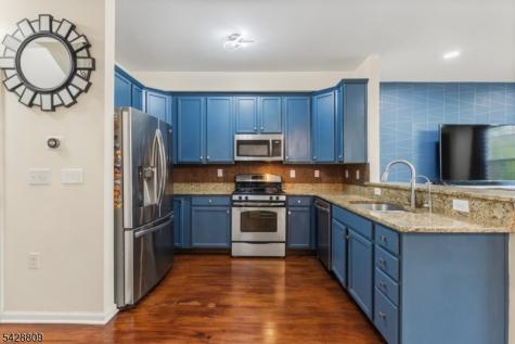 302 Rotando Way Morris Plains NJ 07950