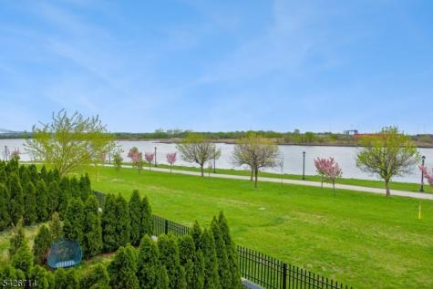 5 Harbor Front Terrace Elizabeth NJ 07206