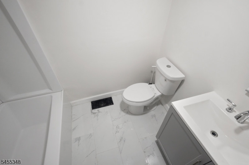 626 Chancellor Avenue Irvington NJ 07111