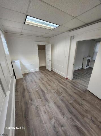 69 Seymour Avenue Newark NJ 07108
