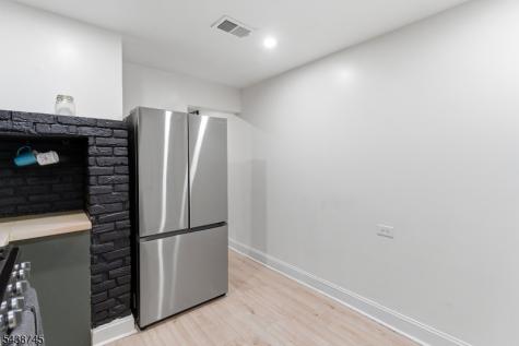 22 8TH Avenue Newark NJ 07104