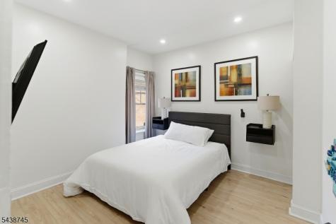 22 8TH Avenue Newark NJ 07104