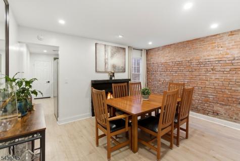 22 8TH Avenue Newark NJ 07104