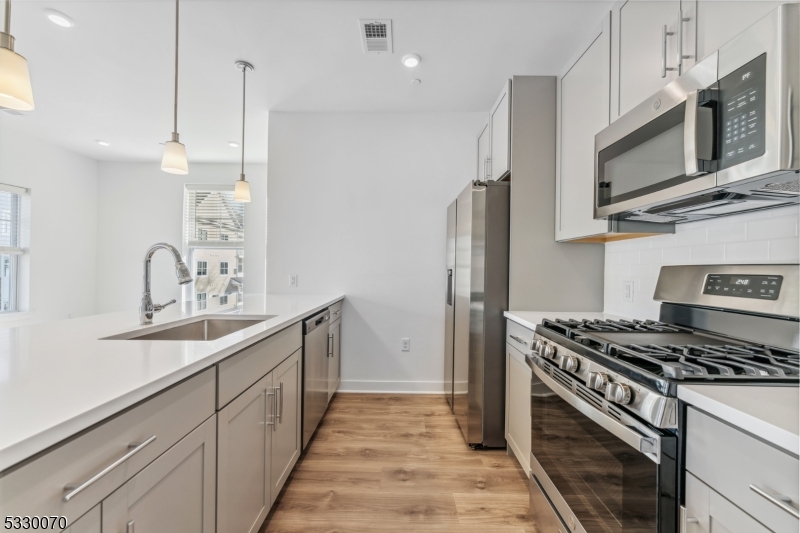 19 Parker Lane Hanover NJ 07981