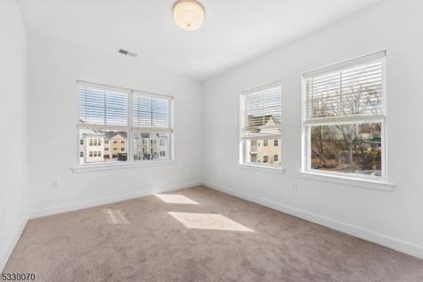 19 Parker Lane Hanover NJ 07981