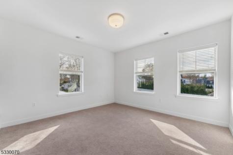 19 Parker Lane Hanover NJ 07981