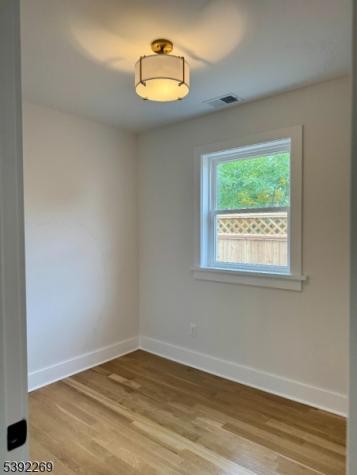 15 Oxford Street Montclair NJ 07042