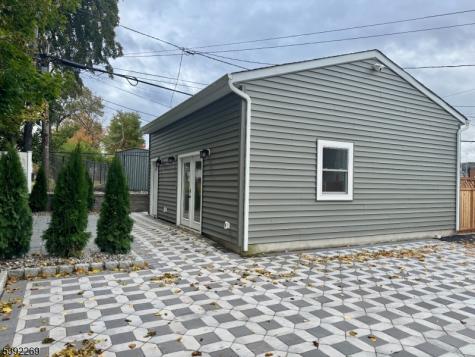 15 Oxford Street Montclair NJ 07042