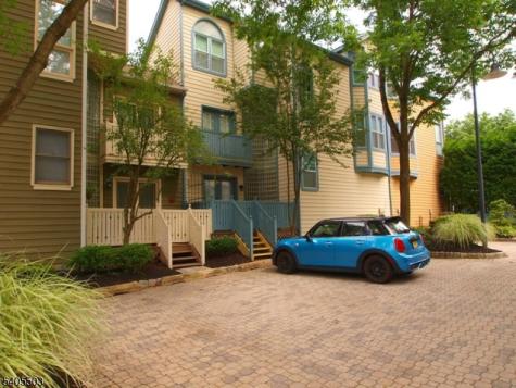 8 Raritan Pointe Lambertville NJ 08530