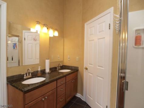 8 Raritan Pointe Lambertville NJ 08530