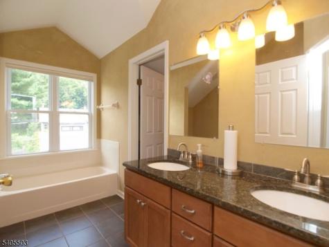 8 Raritan Pointe Lambertville NJ 08530