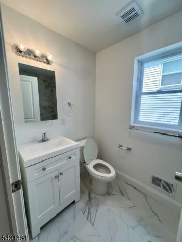 879 S 18th Newark NJ 07108