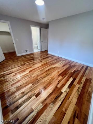 879 S 18th Newark NJ 07108