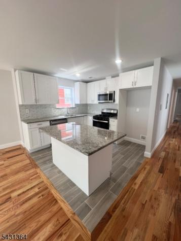 879 S 18th Newark NJ 07108