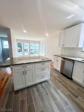 879 S 18th Newark NJ 07108