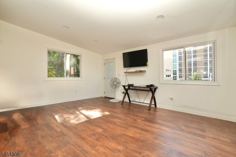 68 James Street Newark NJ 07102