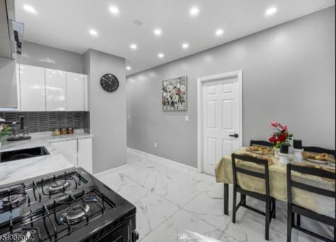 39 Brookdale Avenue Newark NJ 07106