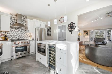 6 Ramsay Road West Milford NJ 07421