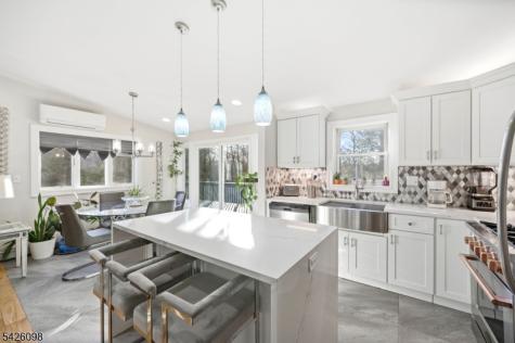 6 Ramsay Road West Milford NJ 07421