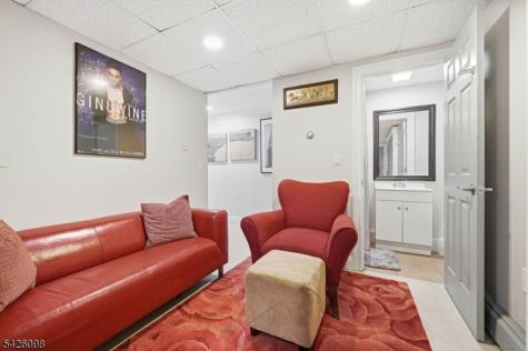 6 Ramsay Road West Milford NJ 07421