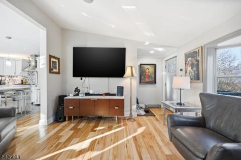 6 Ramsay Road West Milford NJ 07421