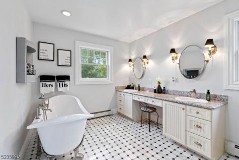 27 Ringwood Lane West Milford NJ 07421