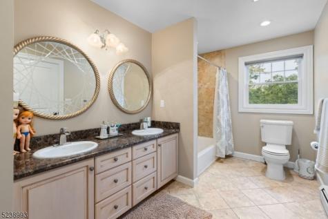 27 Ringwood Lane West Milford NJ 07421