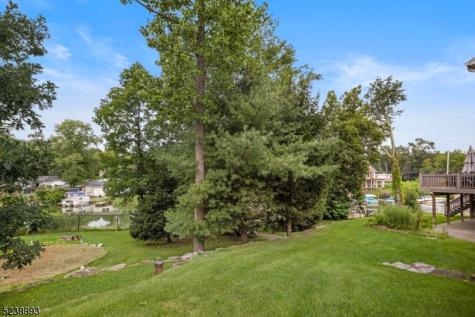 27 Ringwood Lane West Milford NJ 07421