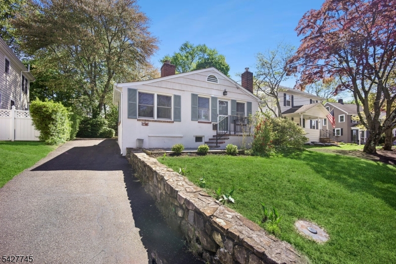 32 Center Street Bernardsville NJ 07924