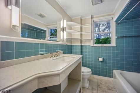 32 Center Street Bernardsville NJ 07924