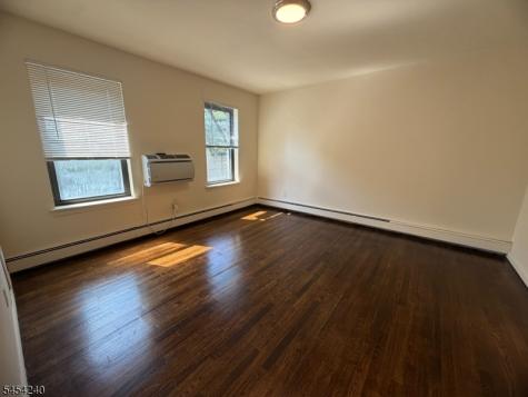 16 Roosevelt Place Montclair NJ 07042